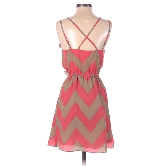 BCBGeneration ZigZag Print Dress | SIZE XXS - Picture 2 of 6